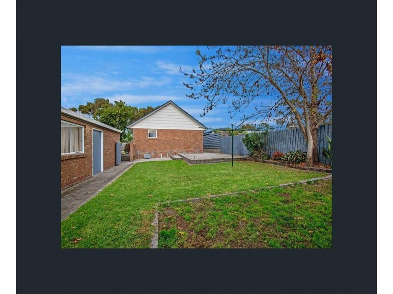 24 Riddell Rd, Sunbury VIC 3429