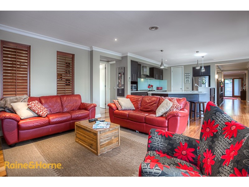 61 Fullwood Drive, Sunbury VIC 3429