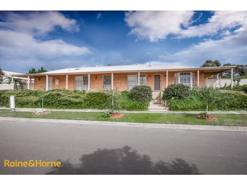 11 Fullbrook Dve, Sunbury VIC 3429