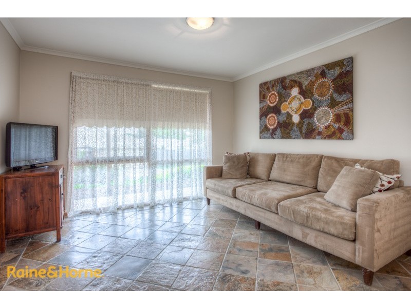 11 Fullbrook Dve, Sunbury VIC 3429