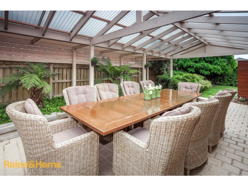 11 Fullbrook Dve, Sunbury VIC 3429