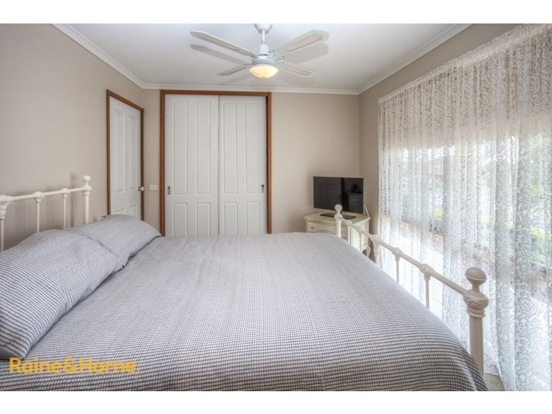 11 Fullbrook Dve, Sunbury VIC 3429