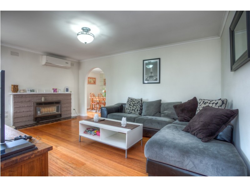 77 Dobell Avenue, Sunbury VIC 3429