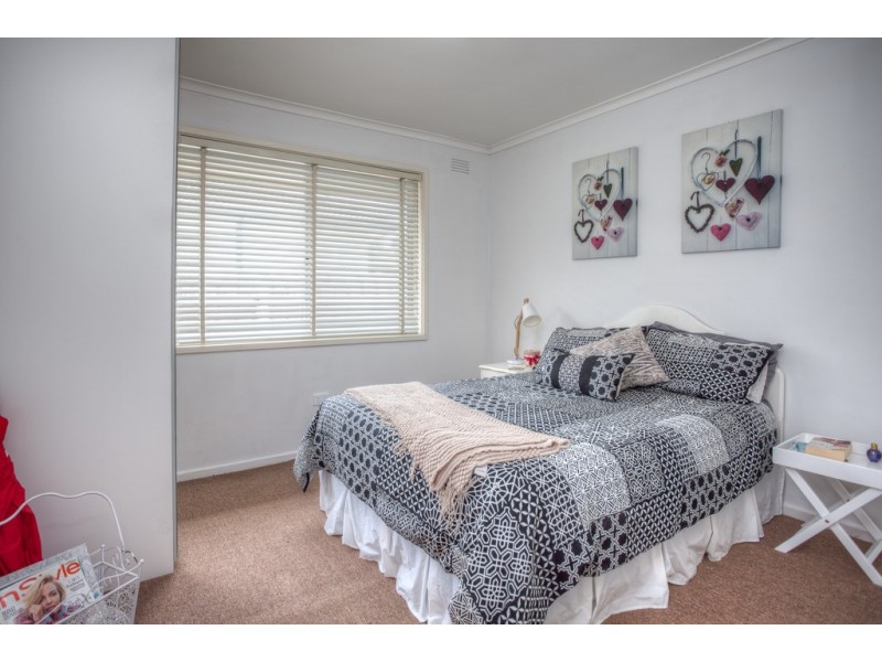 77 Dobell Avenue, Sunbury VIC 3429