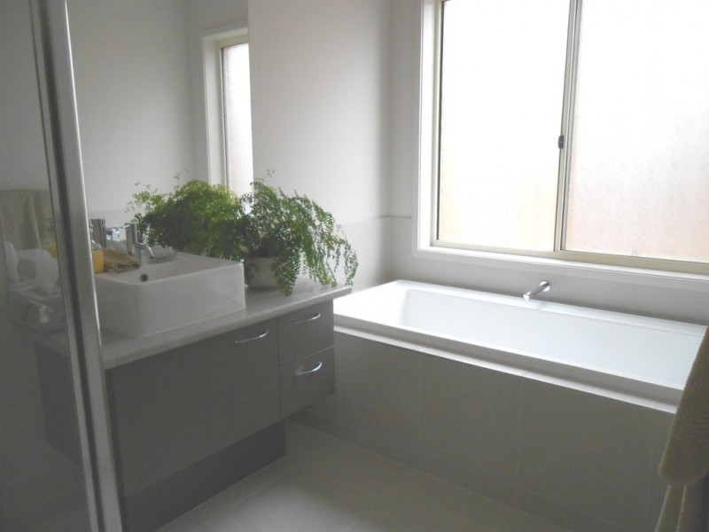 4 Burrow Drive, Diggers Rest VIC 3427