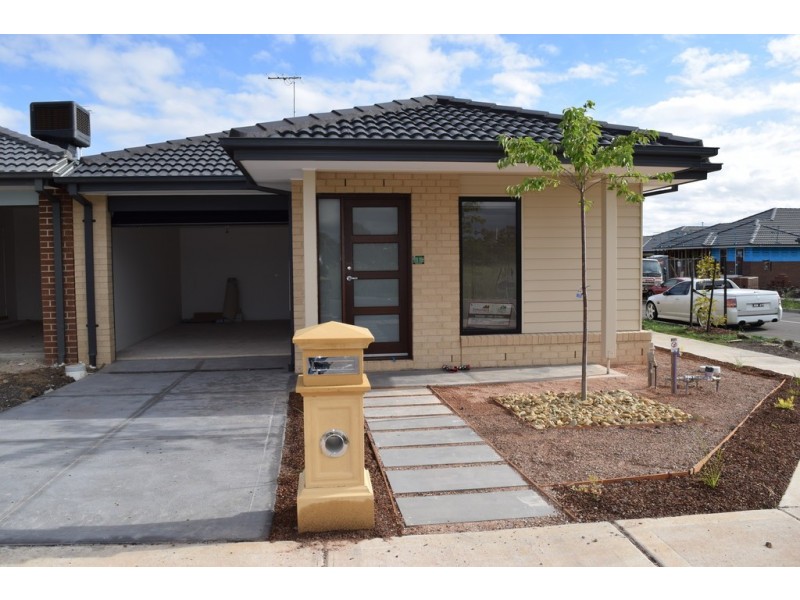 10 Rockfern Cres, Diggers Rest VIC 3427