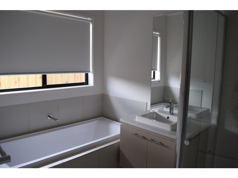 10 Rockfern Cres, Diggers Rest VIC 3427