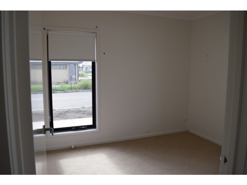 10 Rockfern Cres, Diggers Rest VIC 3427