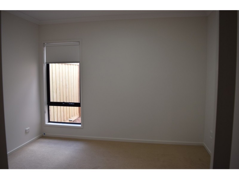 10 Rockfern Cres, Diggers Rest VIC 3427