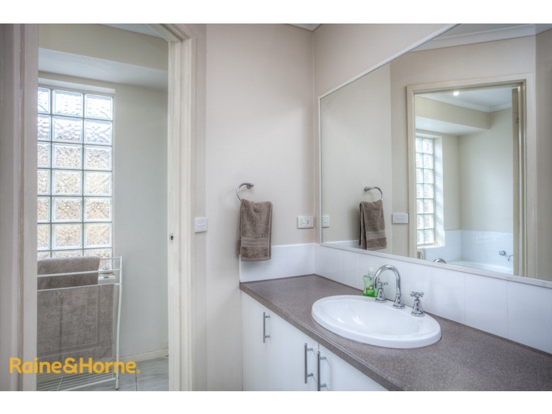 198 Elizabeth Drive, Sunbury VIC 3429