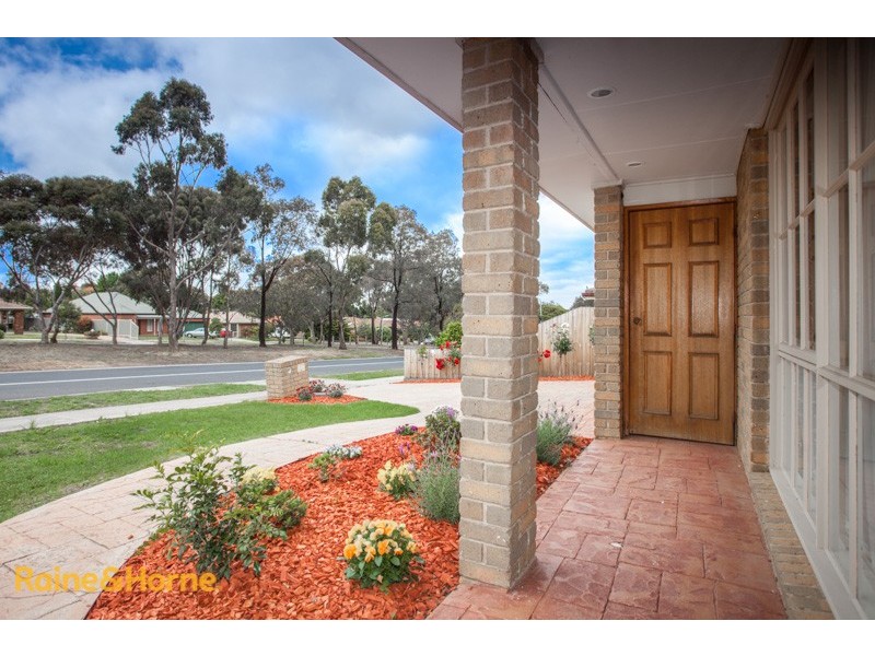 198 Elizabeth Drive, Sunbury VIC 3429