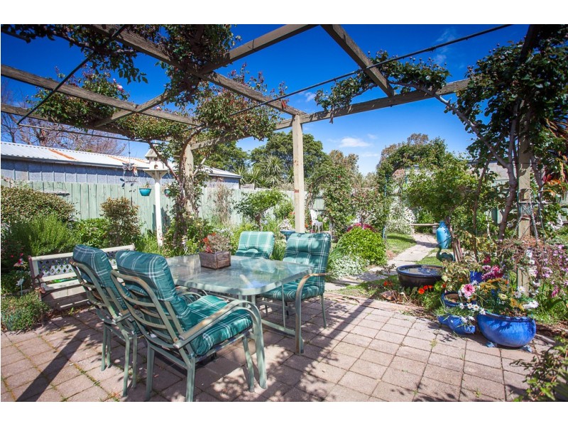 7 Melba Avenue, Sunbury VIC 3429