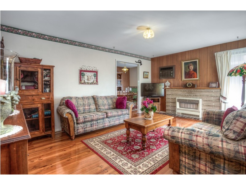 7 Melba Avenue, Sunbury VIC 3429