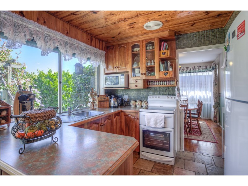 7 Melba Avenue, Sunbury VIC 3429