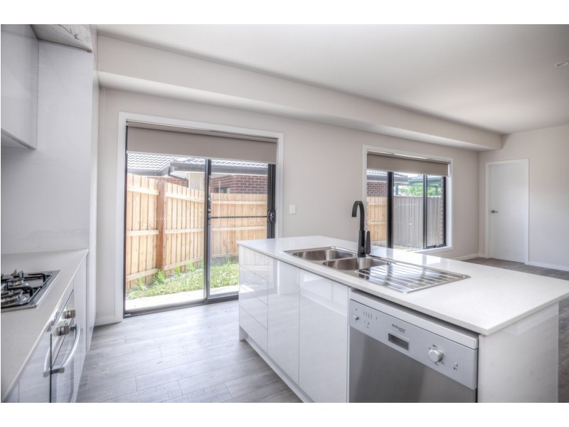 1/8 Hume St, Sunbury VIC 3429