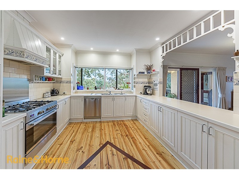 34 Yellow Gum Blvd, Sunbury VIC 3429