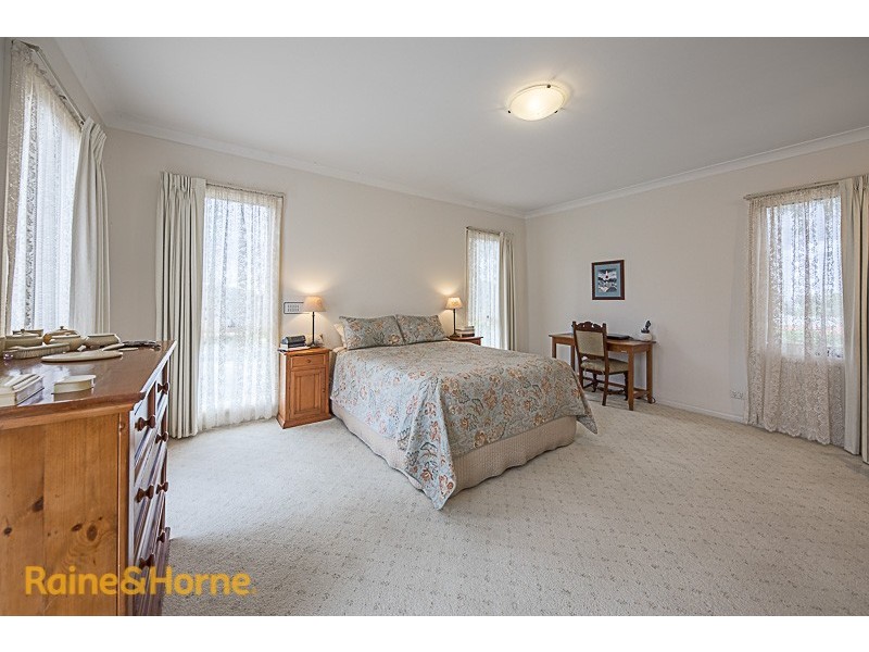 34 Yellow Gum Blvd, Sunbury VIC 3429