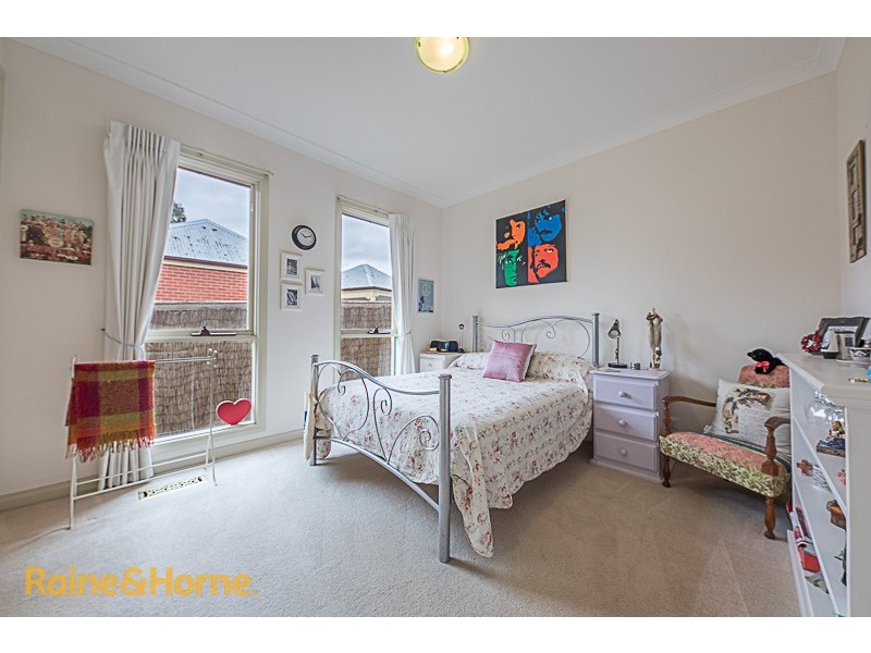 34 Yellow Gum Blvd, Sunbury VIC 3429