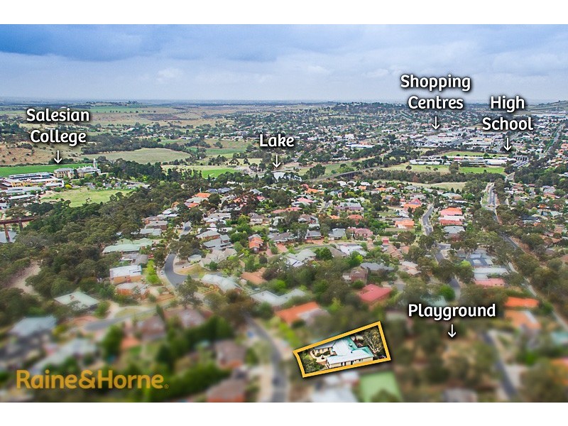 34 Yellow Gum Blvd, Sunbury VIC 3429