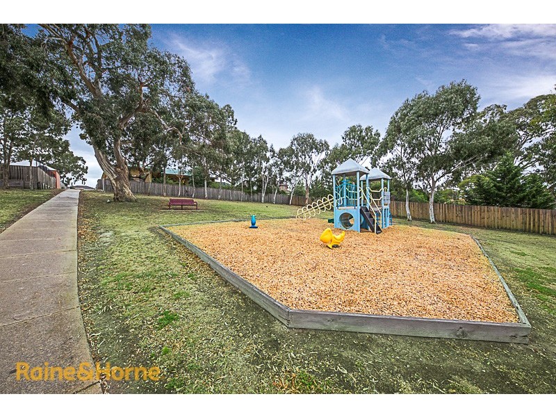 34 Yellow Gum Blvd, Sunbury VIC 3429