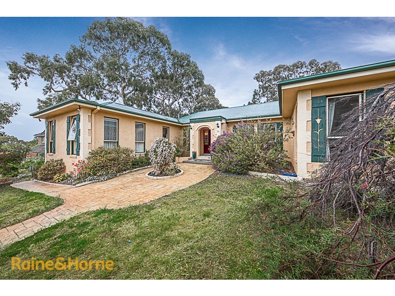34 Yellow Gum Blvd, Sunbury VIC 3429
