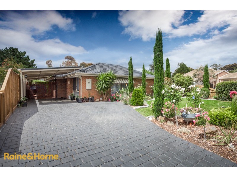 67 Muirfield Drive, Sunbury VIC 3429
