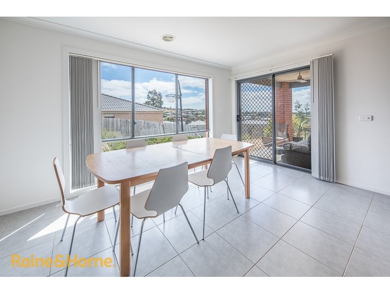 131 Phillip Drive, Sunbury VIC 3429