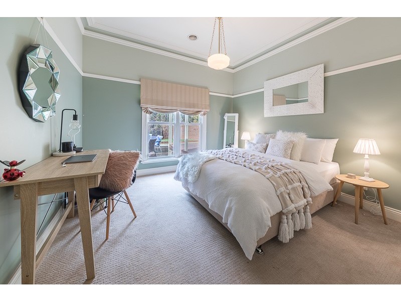 12 Manna Gum Close, Sunbury VIC 3429