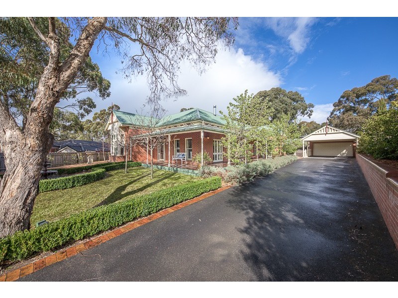 12 Manna Gum Close, Sunbury VIC 3429