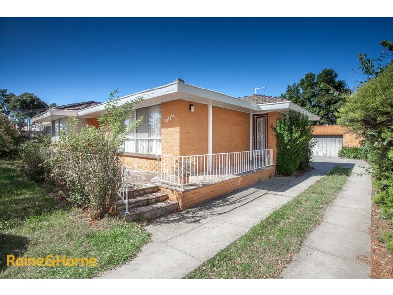 6 Macedon Street, Sunbury VIC 3429