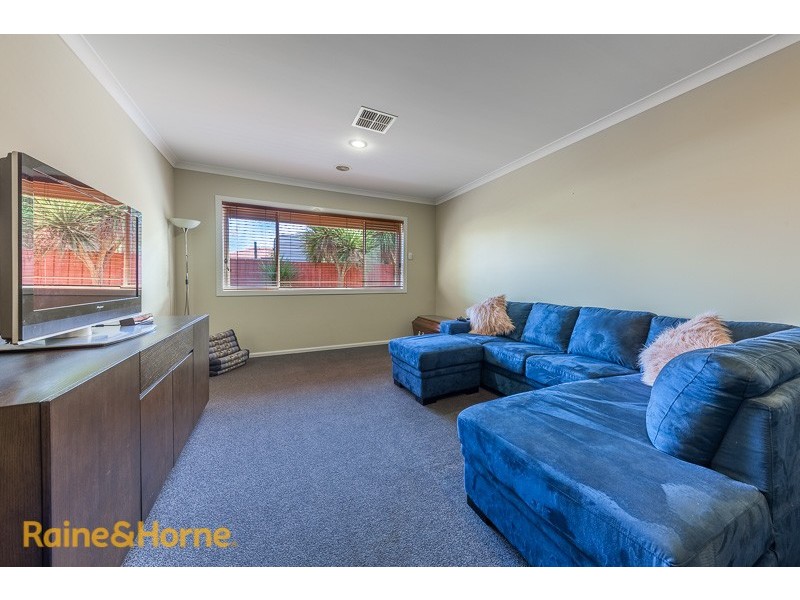 4 Frontignac Court, Sunbury VIC 3429