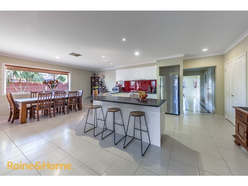 4 Frontignac Court, Sunbury VIC 3429