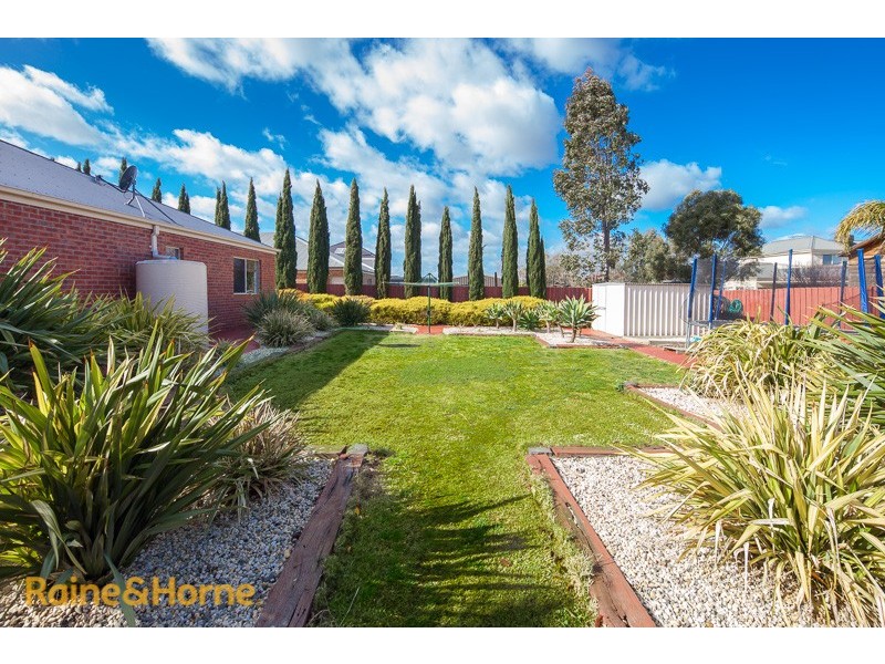 4 Frontignac Court, Sunbury VIC 3429