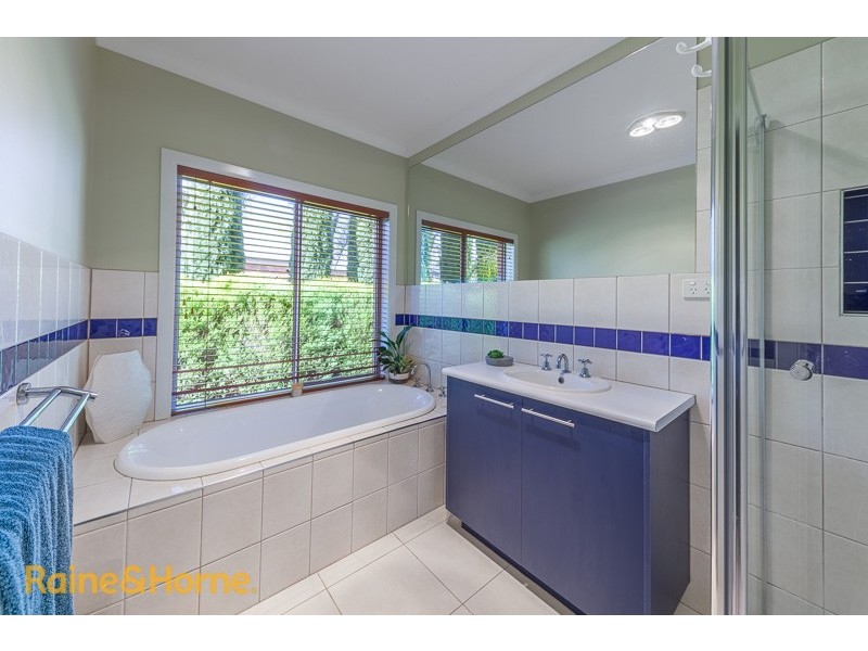 4 Frontignac Court, Sunbury VIC 3429