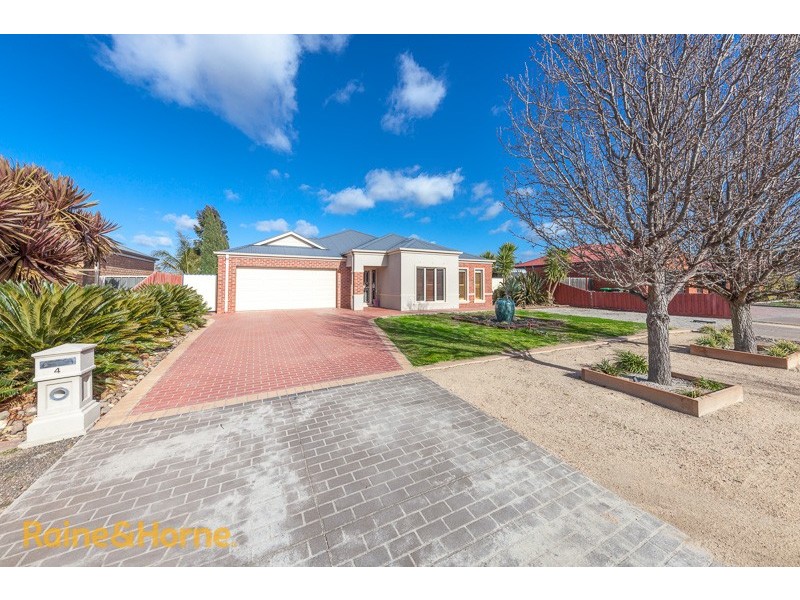 4 Frontignac Court, Sunbury VIC 3429