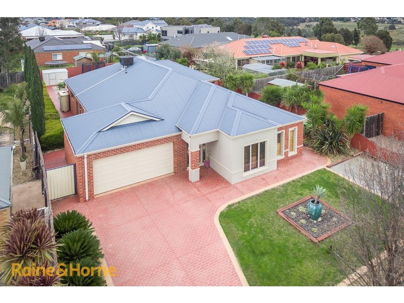 4 Frontignac Court, Sunbury VIC 3429