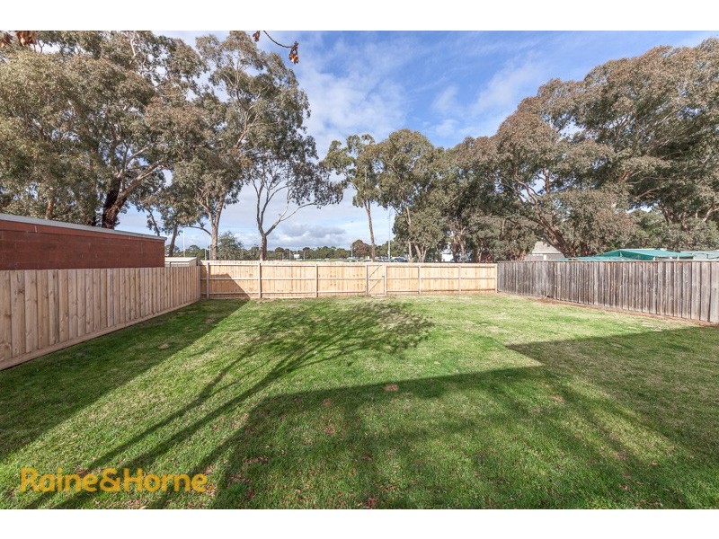 17 Gilchrist Crescent, Sunbury VIC 3429