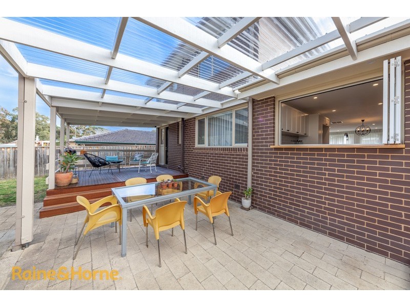 17 Gilchrist Crescent, Sunbury VIC 3429