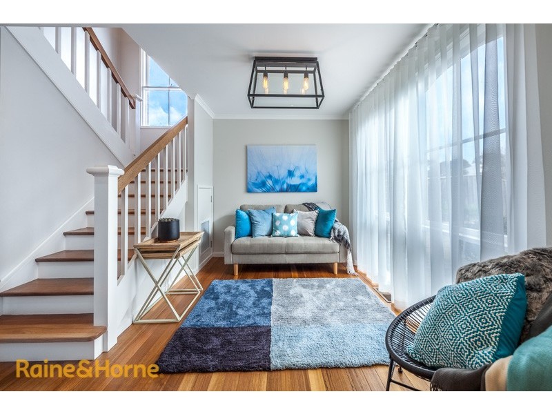 17 Gilchrist Crescent, Sunbury VIC 3429