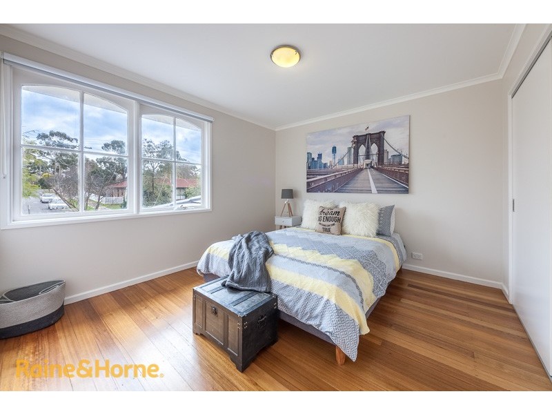 17 Gilchrist Crescent, Sunbury VIC 3429