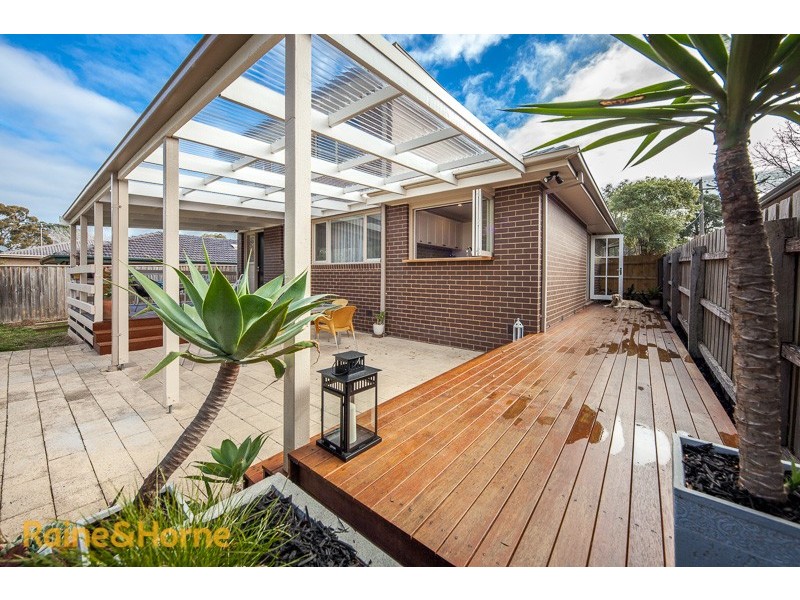 17 Gilchrist Crescent, Sunbury VIC 3429