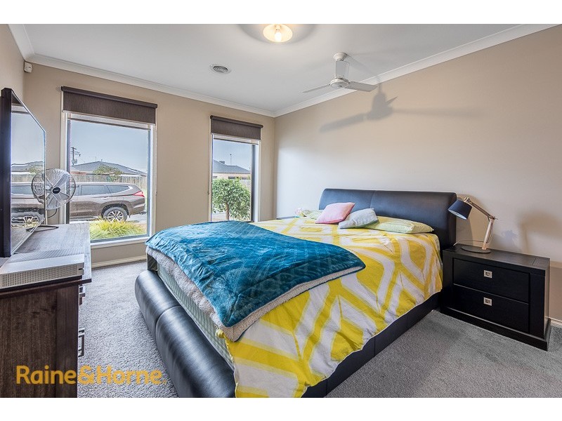 10 Universal Court, Diggers Rest VIC 3427