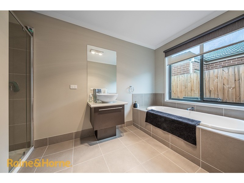 10 Universal Court, Diggers Rest VIC 3427