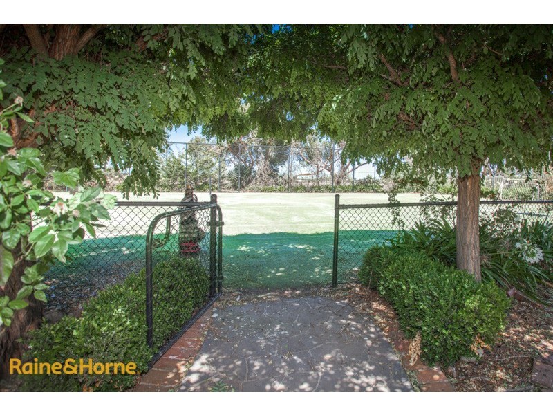 15 Winilba Road, Sunbury VIC 3429