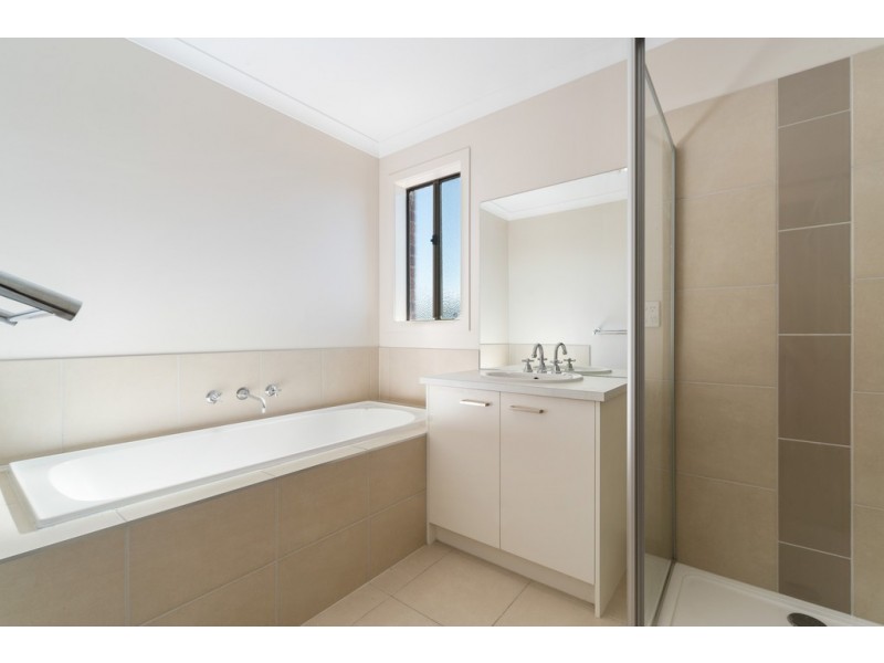 14 Cannington Grove, Sunbury VIC 3429