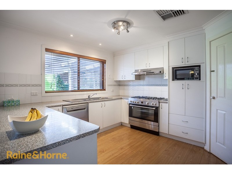 14 Brett Court, Sunbury VIC 3429