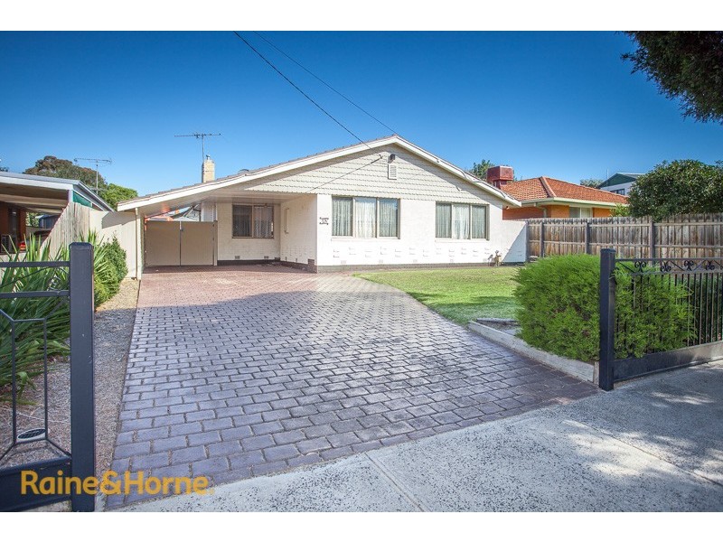 13 Melba Avenue, Sunbury VIC 3429