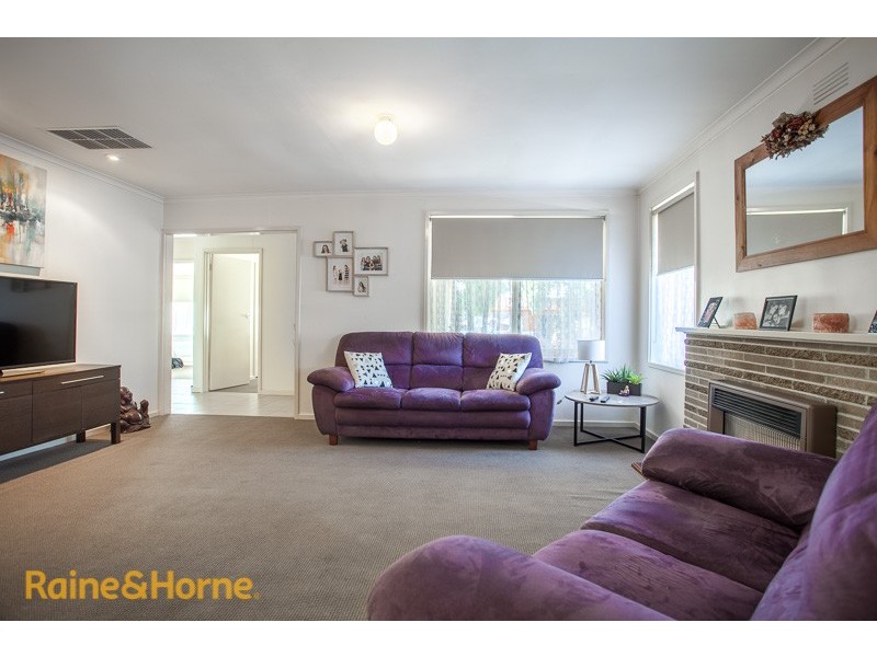 13 Melba Avenue, Sunbury VIC 3429