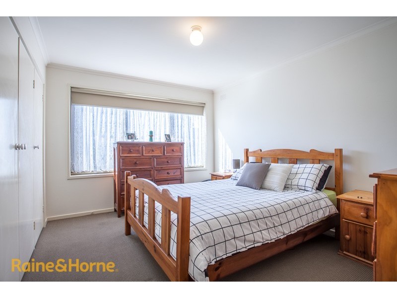 13 Melba Avenue, Sunbury VIC 3429