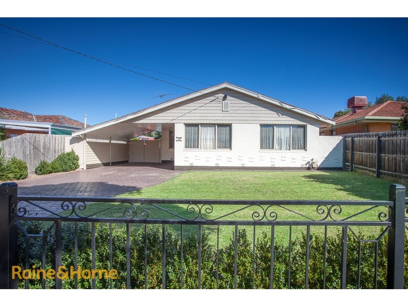 13 Melba Avenue, Sunbury VIC 3429